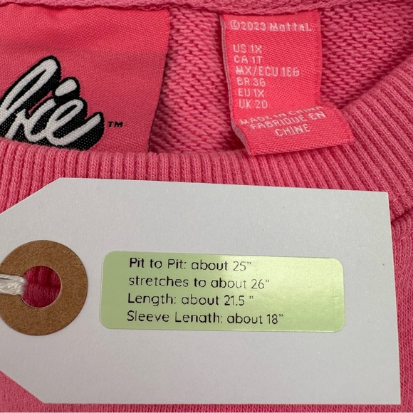 Forever 21 Plus Barbie Cropped Sweatshirt Pink Crewneck + Barbie Keychain - Picture 11 of 11